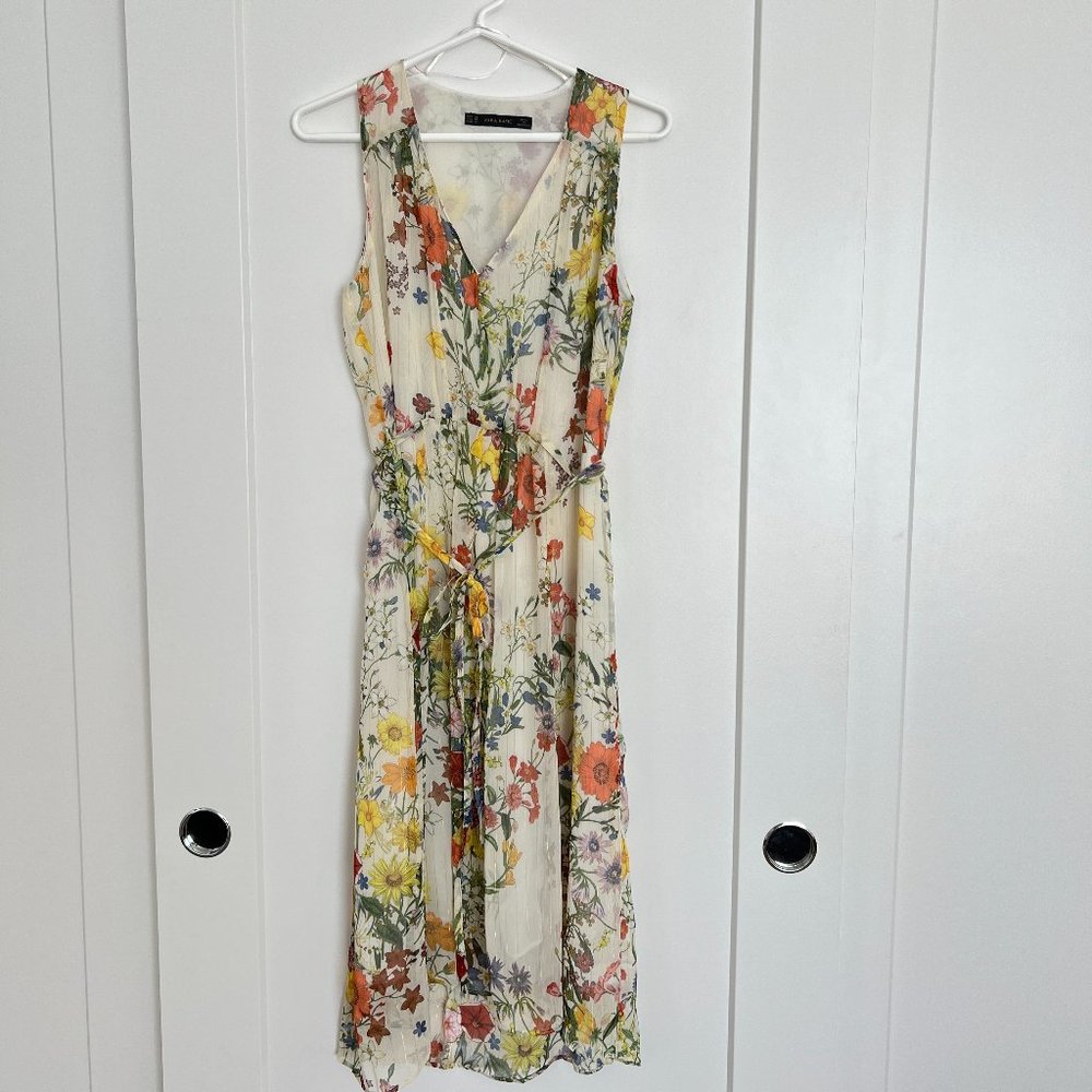 Zara Floral dress with front gathering